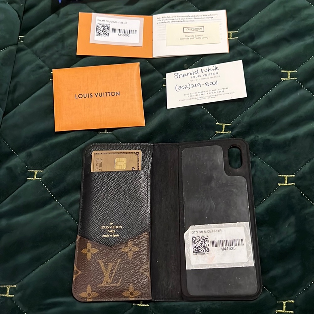 IPhone XM Folio NM MNG: IN BLACK, Gently Used! Authentic!